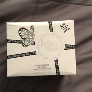 Viktor & Rolf Flowerbomb Nectar (Women’s)
